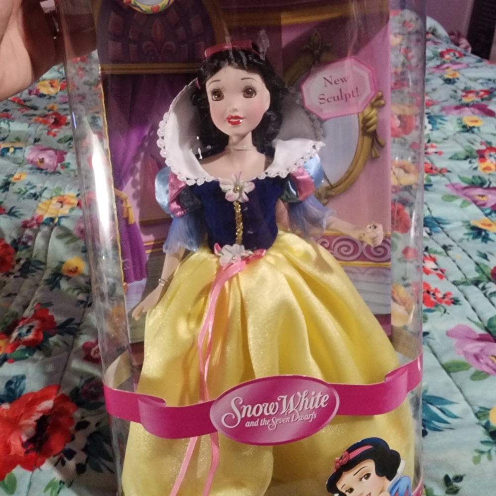 Snow White Brass Key